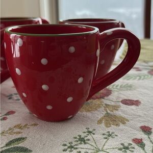 S/6 Demdaco Red and White Hits the Spot for the Holidays mugs